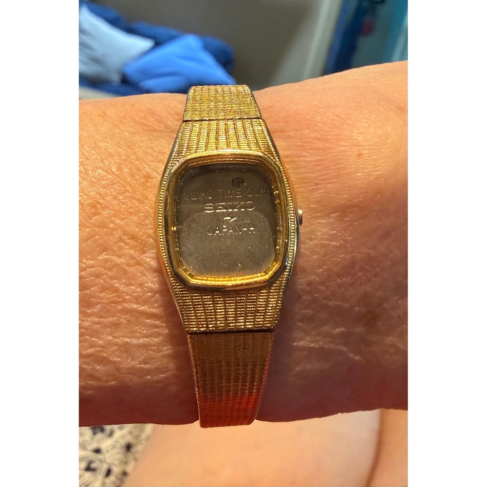 Vintage Seiko 2C20-5569 Ladies Watch Case Gold Tone Integrated Bracelet Parts